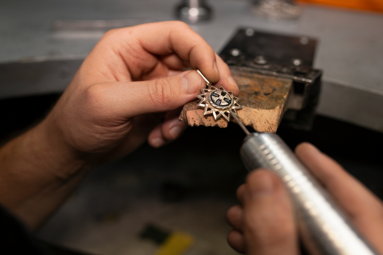 Créateur de bijoux sur-mesure à BAB